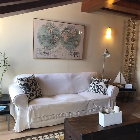 La Plaza De Llanes, Plaza Parres Sobrino, 6