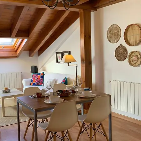 La Plaza De Llanes, Plaza Parres Sobrino, 6 * Llanes