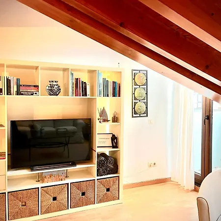 La Plaza De Llanes, Plaza Parres Sobrino, 6 * Llanes