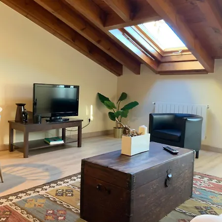 La Plaza De Llanes, Plaza Parres Sobrino, 6 * Llanes
