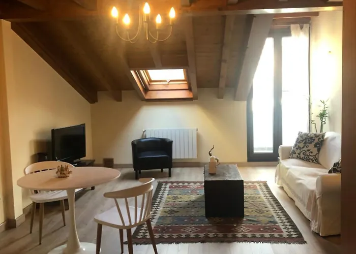 La Plaza De Llanes, Plaza Parres Sobrino, 6