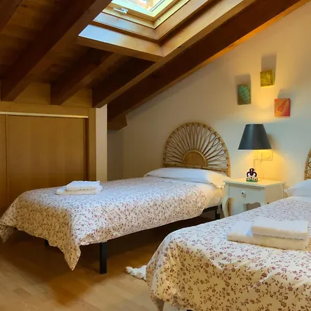 La Plaza De Llanes, Plaza Parres Sobrino, 6 *